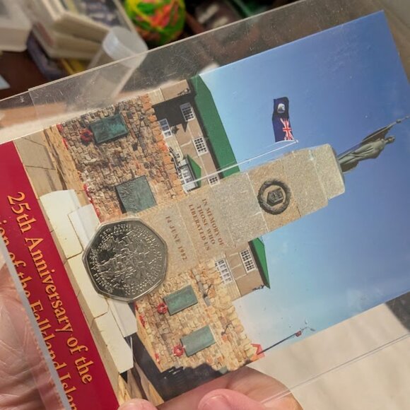 O1 2007 50 PENCE COIN 25th Anniversary of Liberation - Picture 3 of 3